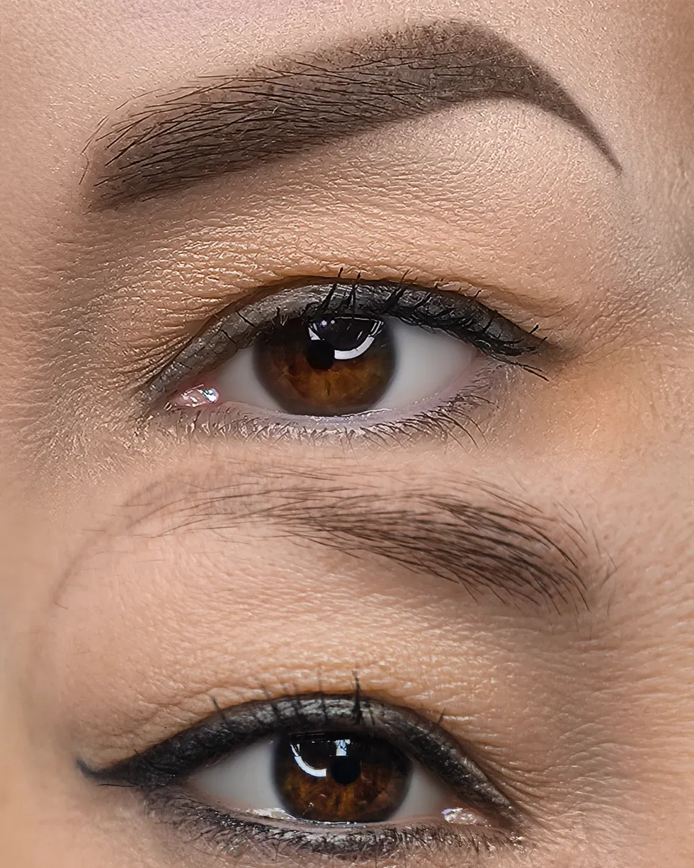 Macro sopracciglia con dermopigmentazione microblading
